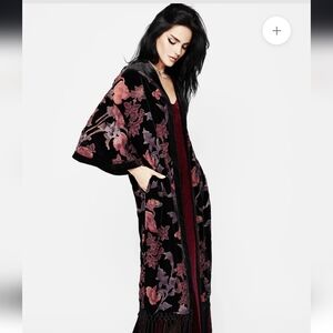 Disturbia Waterlily Burnout Fringe Longline Kimono